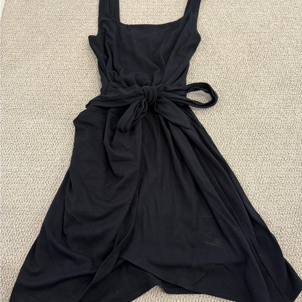 Elegant Black Sleeveless Dress
